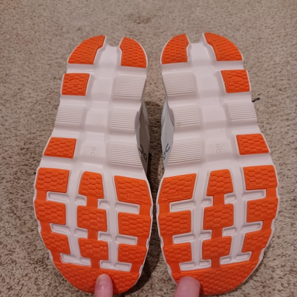 On Cloudstratus 3 running shoes in the Undyed White/Sand colorway Womens Size 8 - Picture 8 of 9